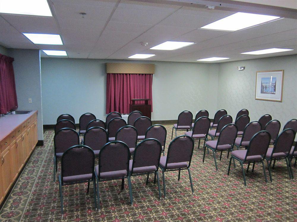 Country & By Radisson, Battle Creek, Mi